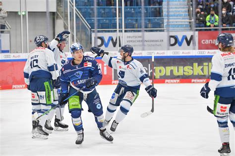 Meisterfreude Folgt Derbyniederlage Profis ERC Ingolstadt