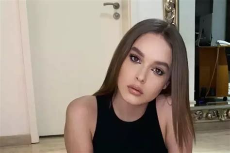 Cum Se N Elege Raluca Moianu Cu Fiica Ei Mara Adolescen A E O