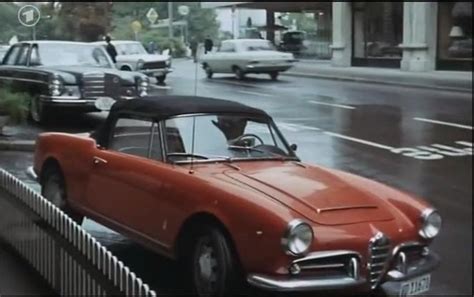 Imcdb Org Alfa Romeo Giulia Spider In Maigret Und