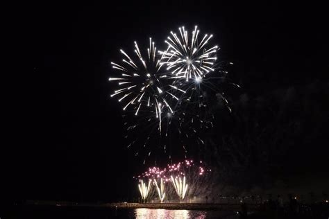 Un Espectáculo De Drones Y Los Fuegos Artificiales Dan La Bienvenida A Ocho Días De Feria De Málaga