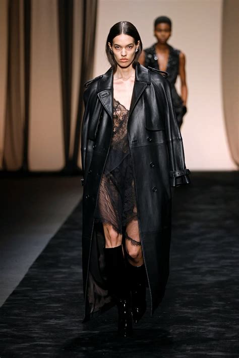 Alberta Ferretti Fashion Show Runway Ready To Wear Fall Winter