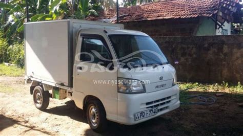 Daihatsu Hijet Used 2006 Petrol Negotiable Sri Lanka