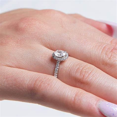 Brilladia Halo Ring Aus Er Wei Gold Mit Diamanten Dr Kw