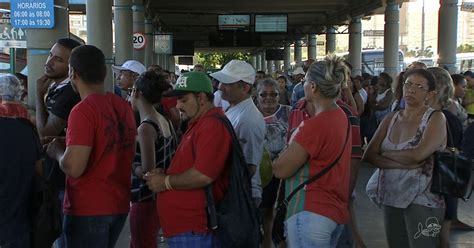 G Protesto De Motoristas E Cobradores Fecha Terminal Do Papicu Em