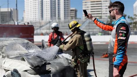 James Deane Pone Al Rojo Vivo Su Ford Mustang Rtr De Drift Literal