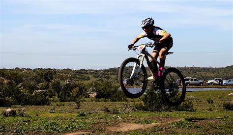 Celebran eliminatoria estatal de ciclismo de montaña en Ensenada