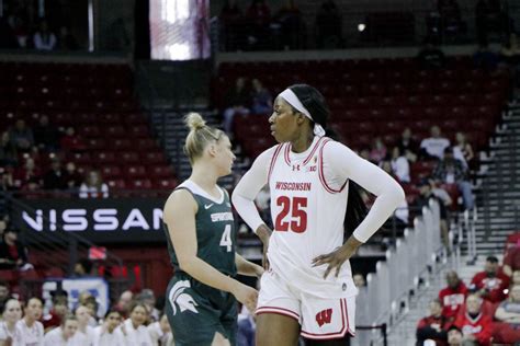 Womens Basketball Wisconsin Uses Third Quarter Explosion To Bury Wright State In Season Opener