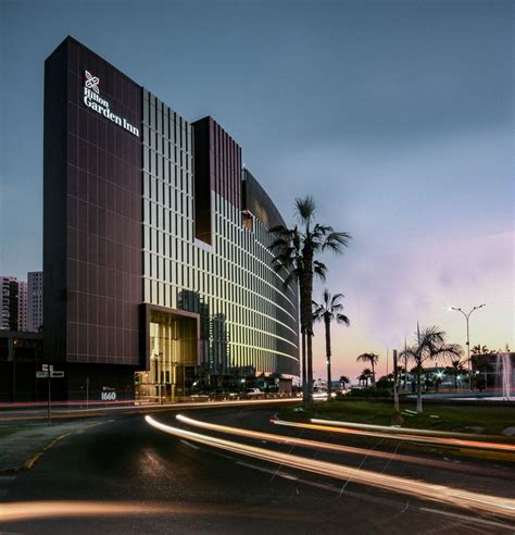 Hotel Hilton Garden Inn Iquique Estudio Larra N