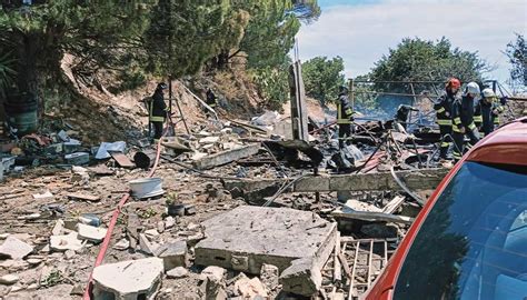 Esplosione A Messina Nella Fabbrica Di Fuochi D Artificio Di Bordonaro