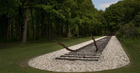 Herinneringscentrum Kamp Westerbork Wordt Canon Museum Canon Van