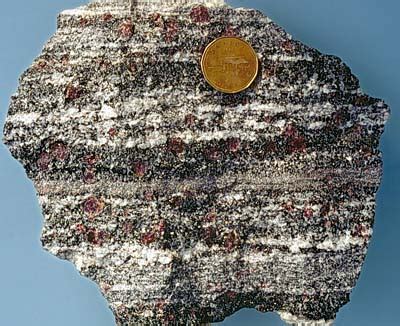 Difference between Gneiss and Granite