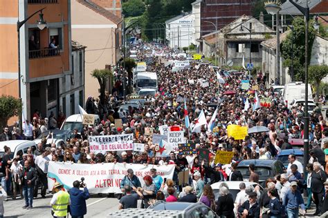 Videos De La Gran Manifestaci N Contra La Celulosa De Altri En Palas De Rei