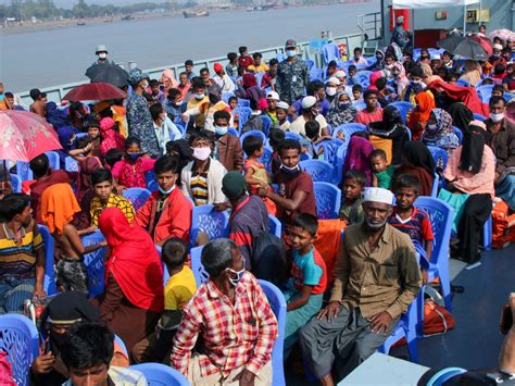 Bangladesh Begins Moving Displaced Rohingya Muslims To Island 89 3 Kpcc