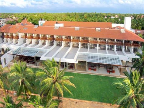 Best Price on Goldi Sands Hotel in Negombo + Reviews!