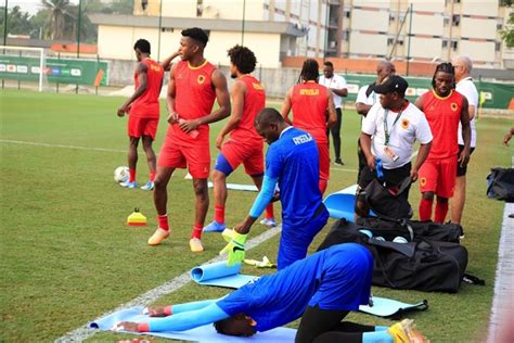 Can De Finale S Ance D Entra Nement De L Quipe De L Angola