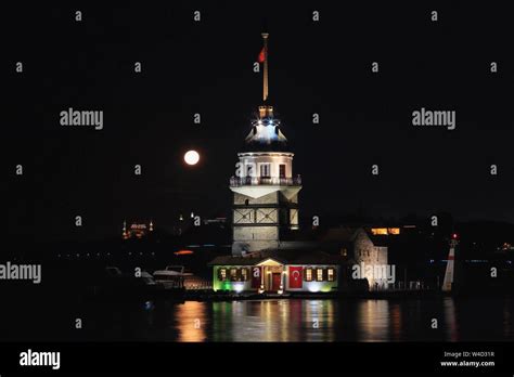 Torre De La Doncella Estambul Vista Nocturna De La Hist Rica Torre De