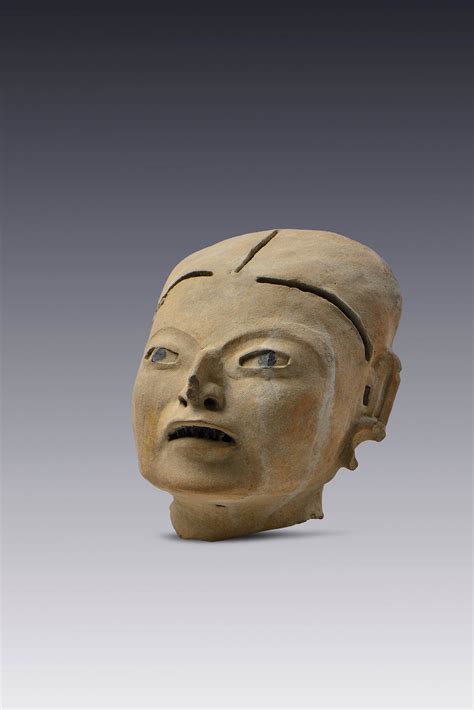 Cabeza de figurilla antropomorfa de terracota El México antiguo