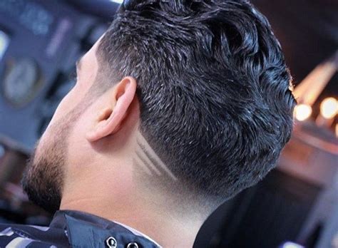 Le dégradé à la nuque COUPE DE CHEVEUX HOMME Coupe cheveux homme