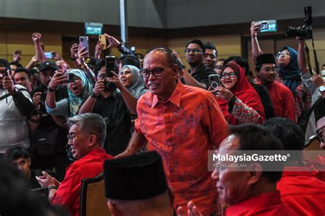 Wan Rosdy Khaled Dahului Persaingan Naib Presiden Umno