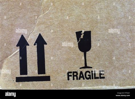 Fragile Sign Hi Res Stock Photography And Images Alamy