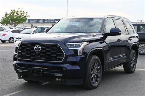 تويوتا سيكويا 35l V6 Hybrid Awd 2023 الجديد 1573650 يللا موتوركوم