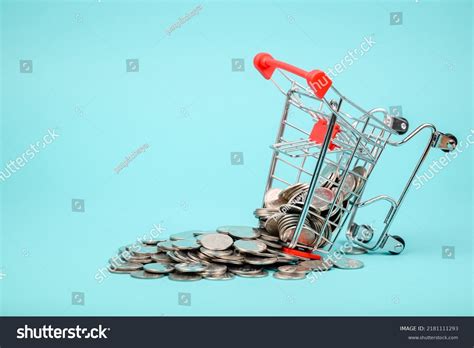 301 Loose lots of money Images, Stock Photos & Vectors | Shutterstock