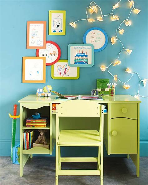 the boo and the boy: Desk spaces for kids