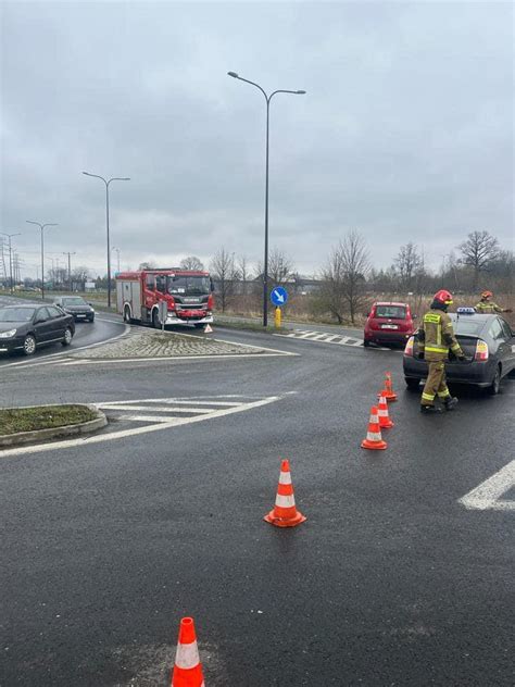 Gliwice Kolizja trzech samochodów osobowych IKNW iKnurów pl