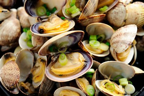 Clams: Taste, Culinary Uses, Health Benefits & Cooking Tips - Eat Kanga