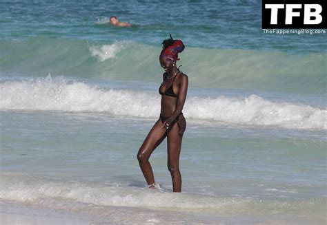 Adut Akech Adutakech Nude Leaks Photo 28 TheFappening