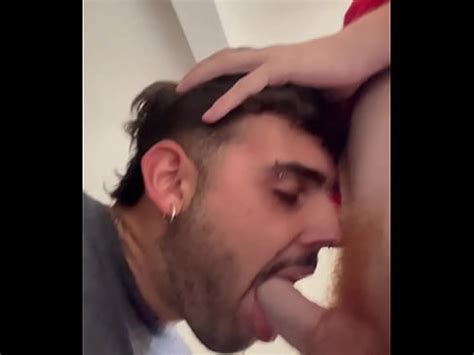 MEU VIZINHO NOVO ME VIU PELA JANELA E PERGUNTOU SE PODIA VIR METER Foguinho Pt XVIDEOS