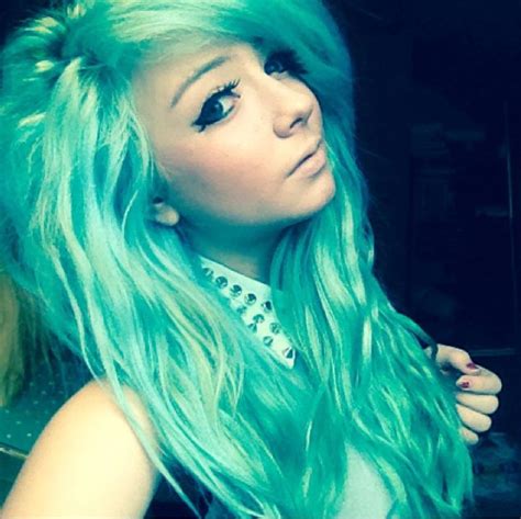 Blue Turquoise Hair Dye / Get a Turquoise Hair Dye To Stand Out In The ...