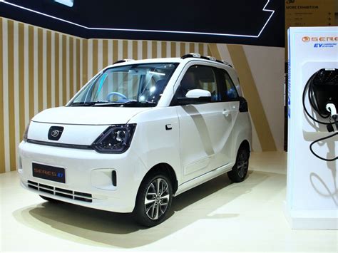 Mobil Listrik Paling Murah Di Giias Wuling Air Ev Lite Versus