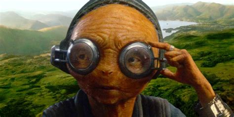 Star Wars Reveals More Secrets of Maz Kanata's Force Awakens Planet