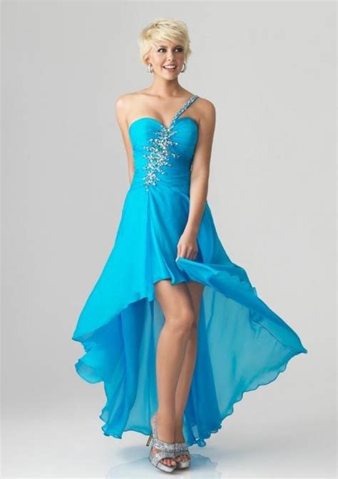 Тренд сезона: юбка, короткая спереди, длинная сзади