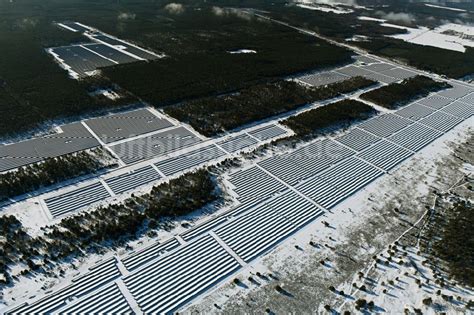 Groß Dölln aus der Vogelperspektive Winterluftbild Solarkraftwerk und