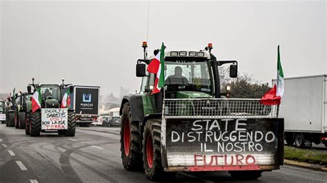 Protesta Agricoltori In Italia Oggi Cortei In Lombardia Toscana E