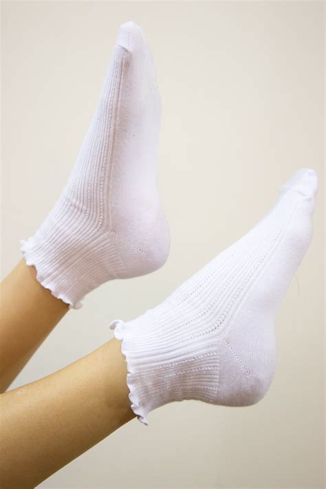 Ruffle Ribbed Socks Brandy Melville