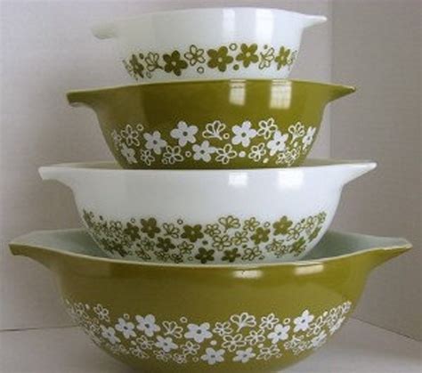 Vintage Pyrex Spring Blossomcrazy Daisy Pattern Cinderella