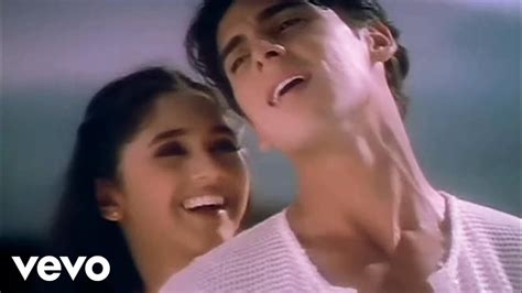 Woh Pehli Baar Jab Hum Mile Lyrics In Hindi Pyaar Mein Kabhi Kabhi