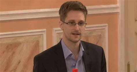 Edward Snowden Biography - Facts, Childhood, Family & Achievements