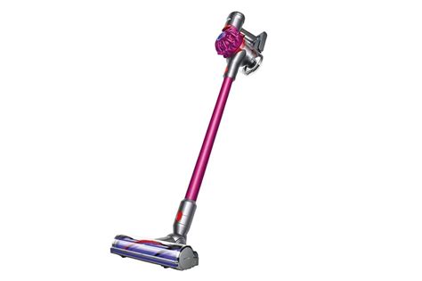 Dyson V7 Motorhead Review 2021 - Your Lightweight Champion