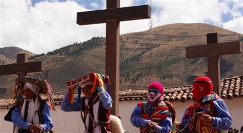 Fiesta De Las Cruces En Estas Regiones Se Celebra Con Fervor Y