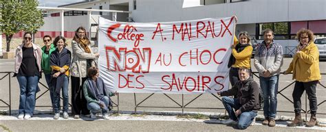 Mazan Des Professeurs Du Collège André Malraux Mobilisés Contre La Réforme Des Groupes De