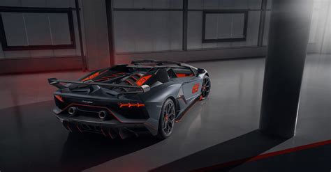 LAMBORGHINI AVENTADOR SVJ 63 โมเดลโรดสเตอรทผลตมาเพยง 63 คน