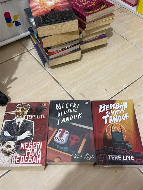 Novel Negeri Di Ujung Tanduk Bedebah Di Ujung Tanduk Negeri Para