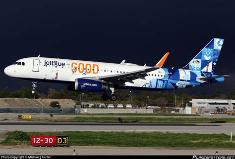 N809JB JetBlue Airways Airbus A320 232 WL Photo By Michael J Carter