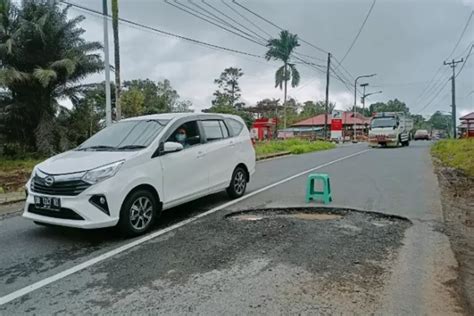 Jalan Rusak Tomohon Tanawangko Potensi Telan Korban Manado Post