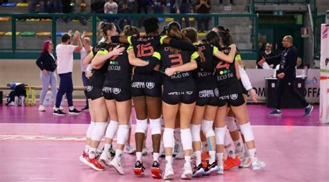 Pallavolo A2 Femminile Offanengo Senza Lo Squalificato Bolzoni In