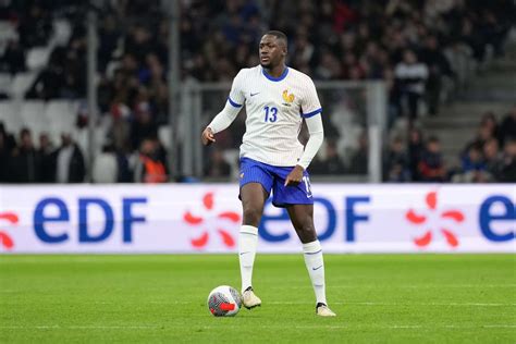 Football Équipe de France Ibrahima Konaté capitaine une première